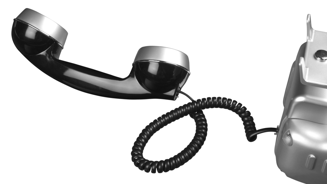 How Can Families Create a “Trusted Contacts Only” Landline System for Seniors? 