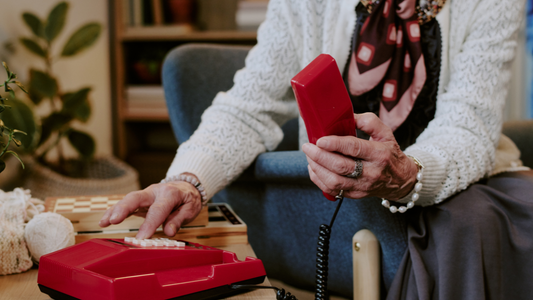 How Can Seniors Answer Unknown Calls With Confidence Using Landline Call Blockers?